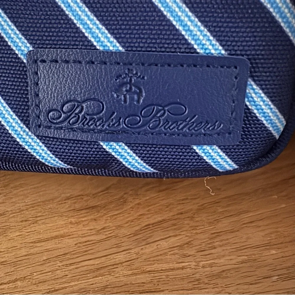 Brooks Brothers toiletry kit
